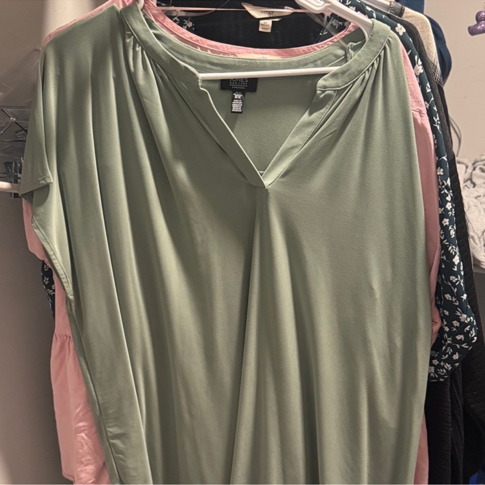 Sophie Max Light Green Women's Blouse